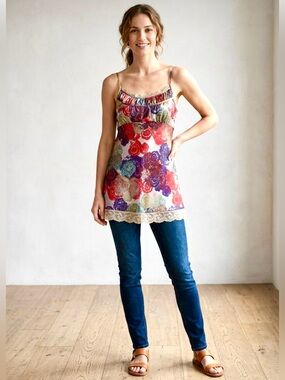 Like new DKNY Floral Tunic Top